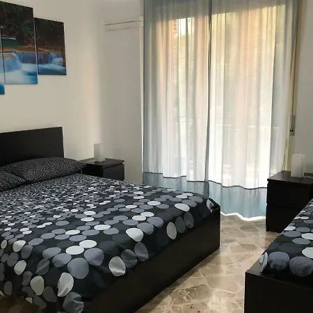 Brezza Marina Cefalu Апартаменти