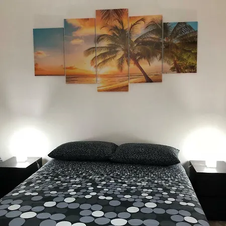 Brezza Marina Cefalu Апартаменти *
